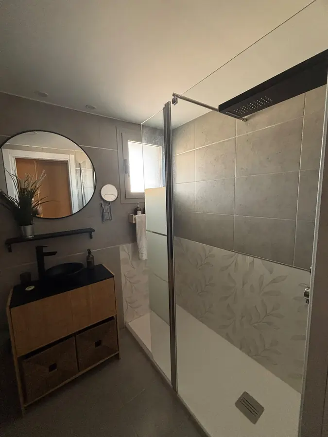Baño completo con ducha