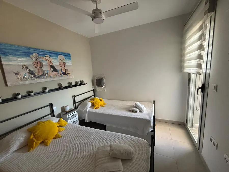 Dormitorio con dos camas