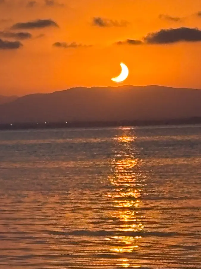 El sol se pone sobre el Mar Menor. Cada día.